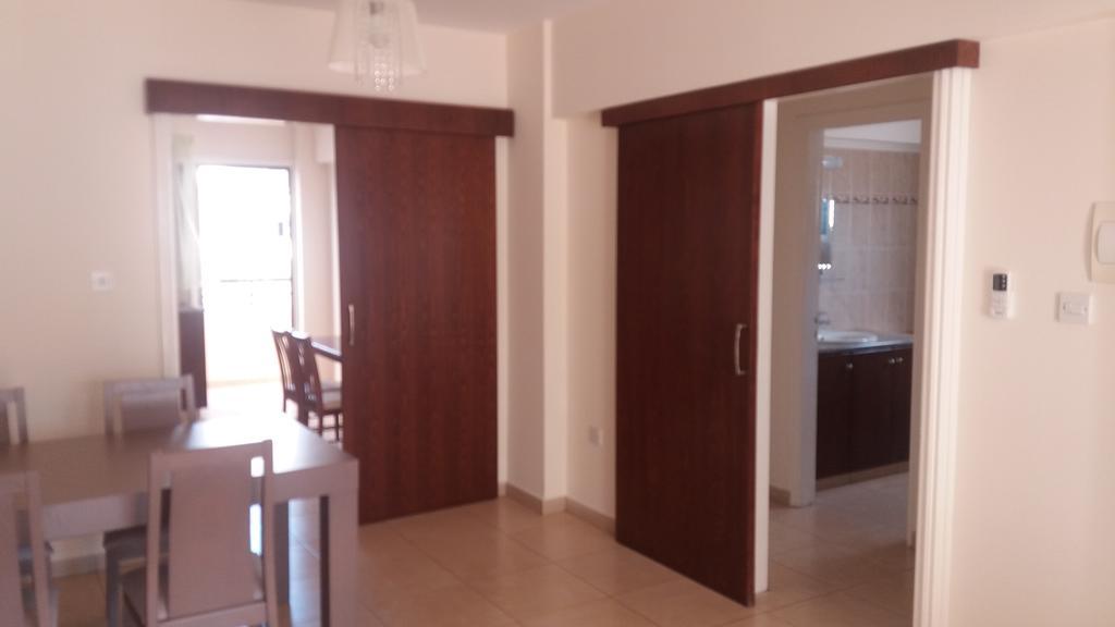 101 Mandritis Court Appartement Larnaca Buitenkant foto