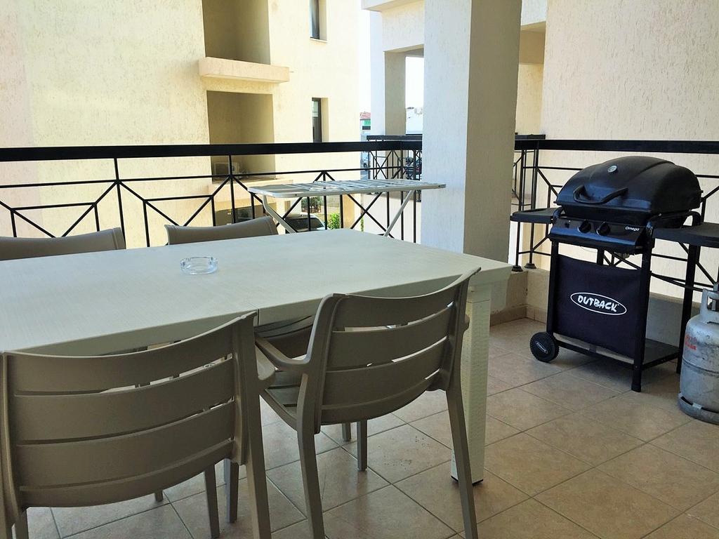 101 Mandritis Court Appartement Larnaca Buitenkant foto