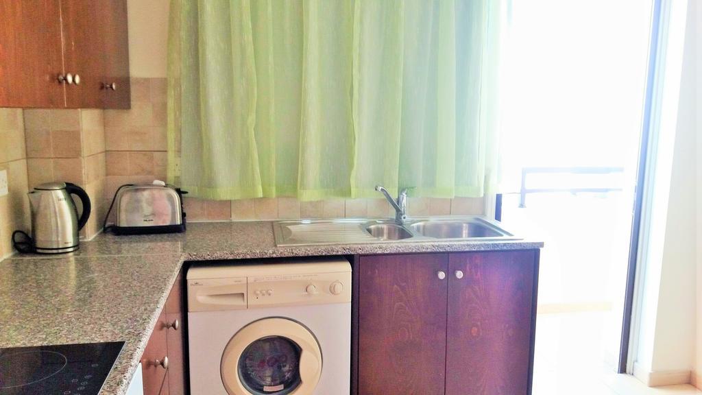 101 Mandritis Court Appartement Larnaca Buitenkant foto