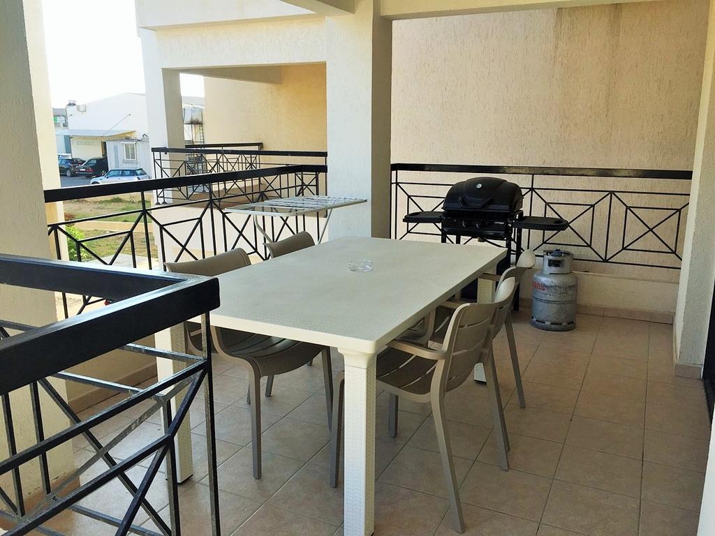 101 Mandritis Court Appartement Larnaca Buitenkant foto