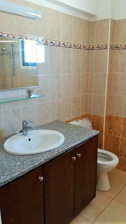 101 Mandritis Court Appartement Larnaca Buitenkant foto