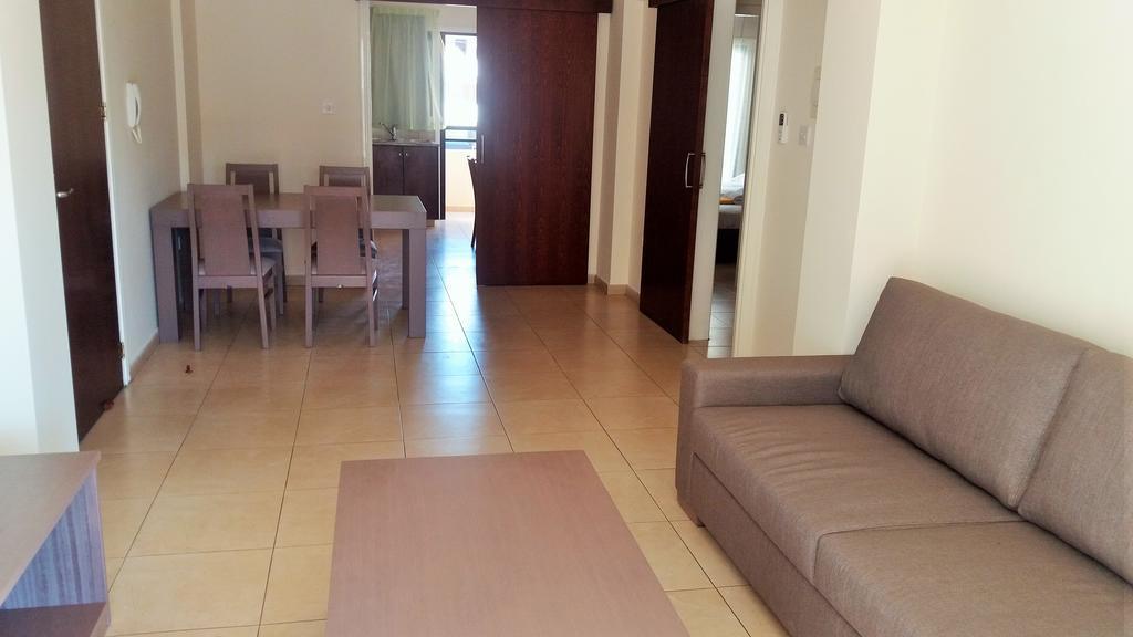 101 Mandritis Court Appartement Larnaca Buitenkant foto