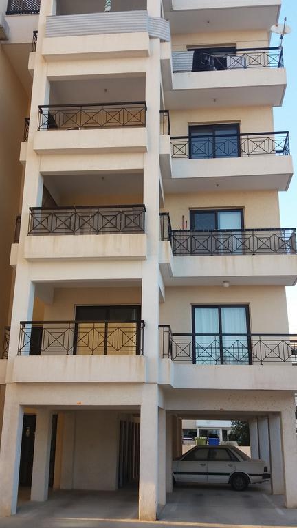 101 Mandritis Court Appartement Larnaca Buitenkant foto