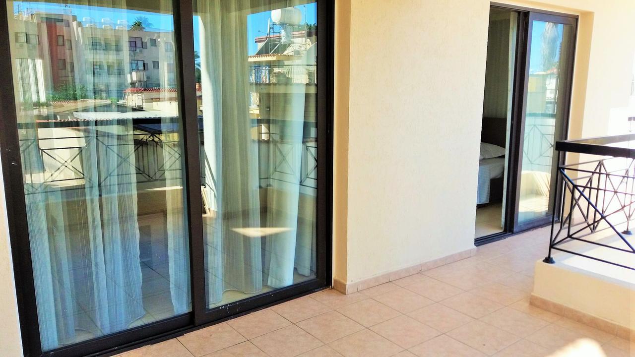 101 Mandritis Court Appartement Larnaca Buitenkant foto